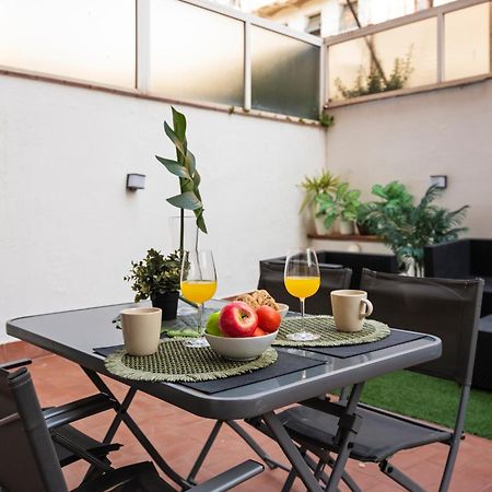 Lodging Apartments Liceu 11 บาร์เซโลนา ภายนอก รูปภาพ
